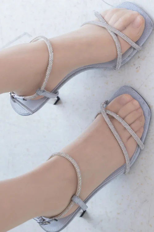 甜甜圈 高跟凉鞋薄肉丝裸足