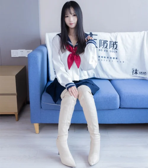 甜甜圈 过膝靴薄黑丝