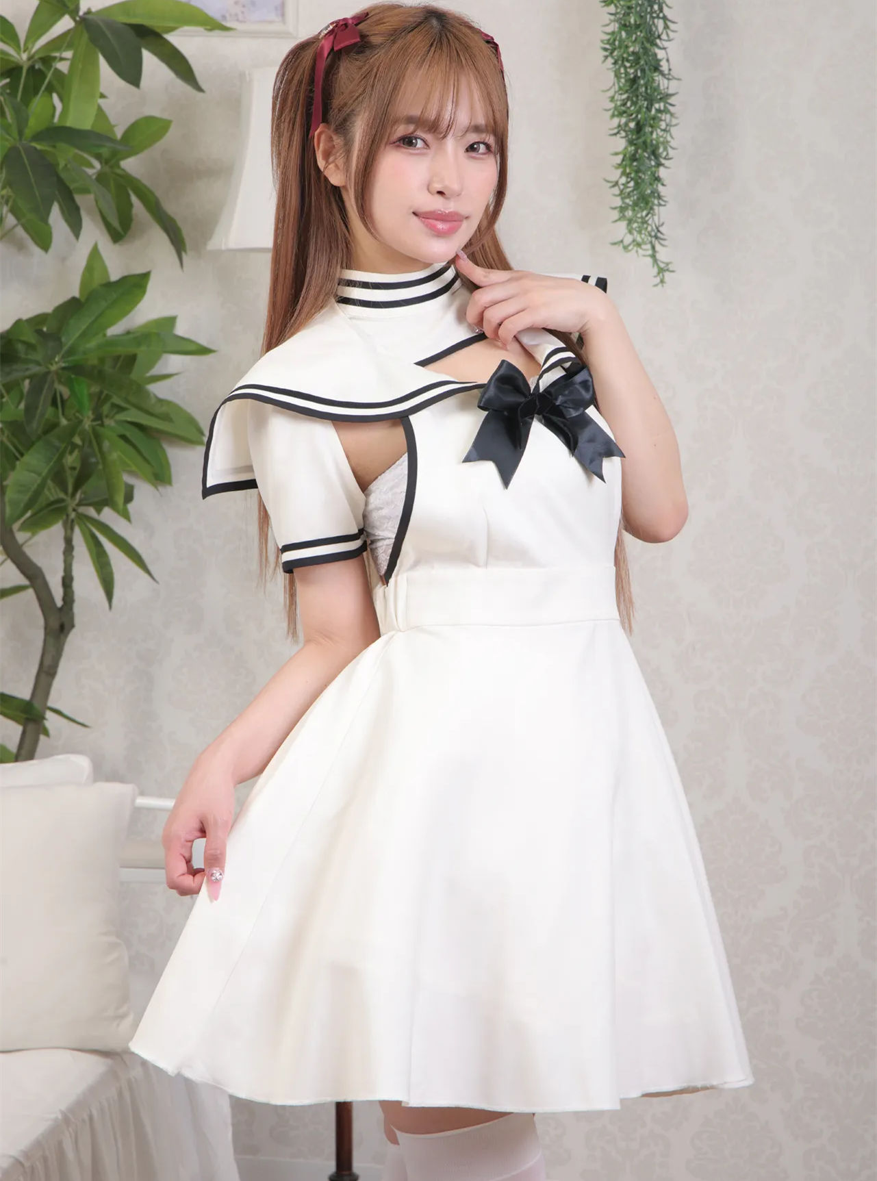 Gallery - [LOVEPOP] 椿りか Rika Tsubaki！白絲襪貼合膝蓋，軟萌風＋性感反差太迷人！| 檸檬皮