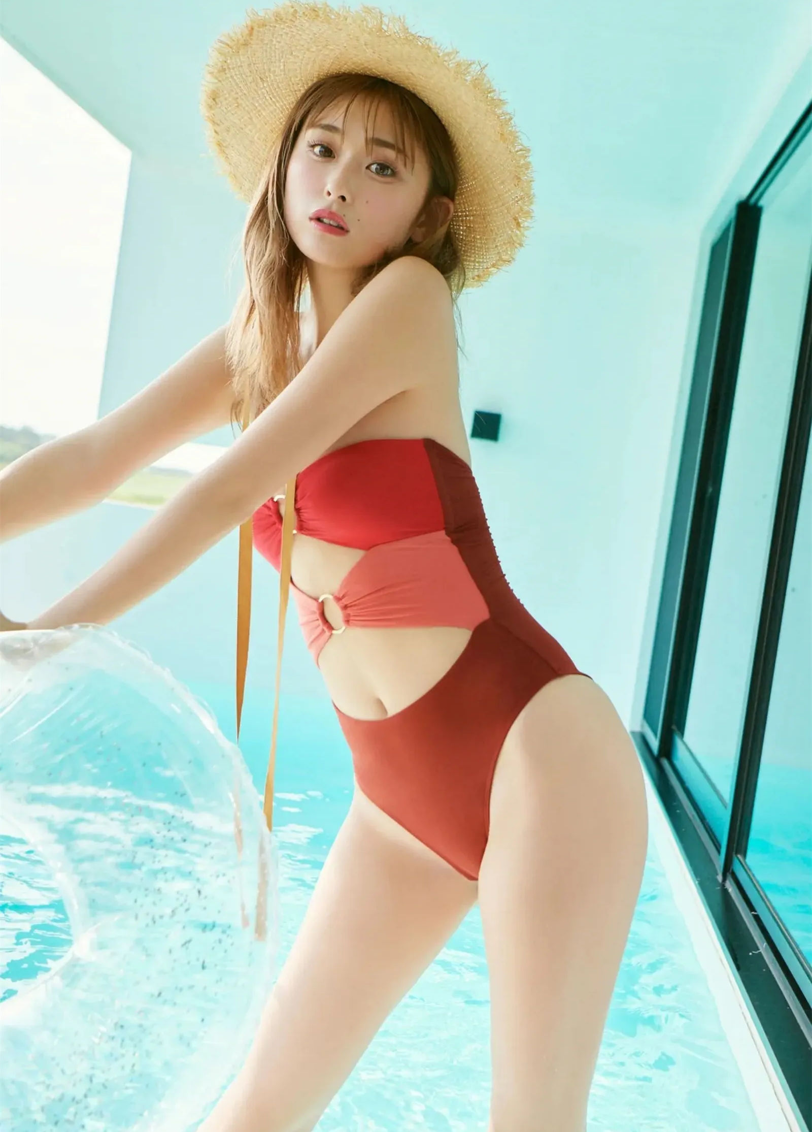 Gallery - ゆうちゃみ - ちゃみSummer 未公開版｜高叉泳衣下的光影寫真