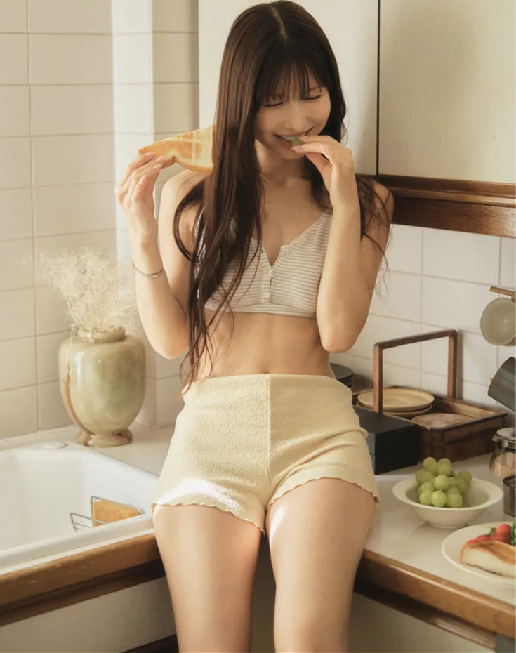 View - 桜空もも - Trance Retinal 私房寫真｜柔光下的純白之美