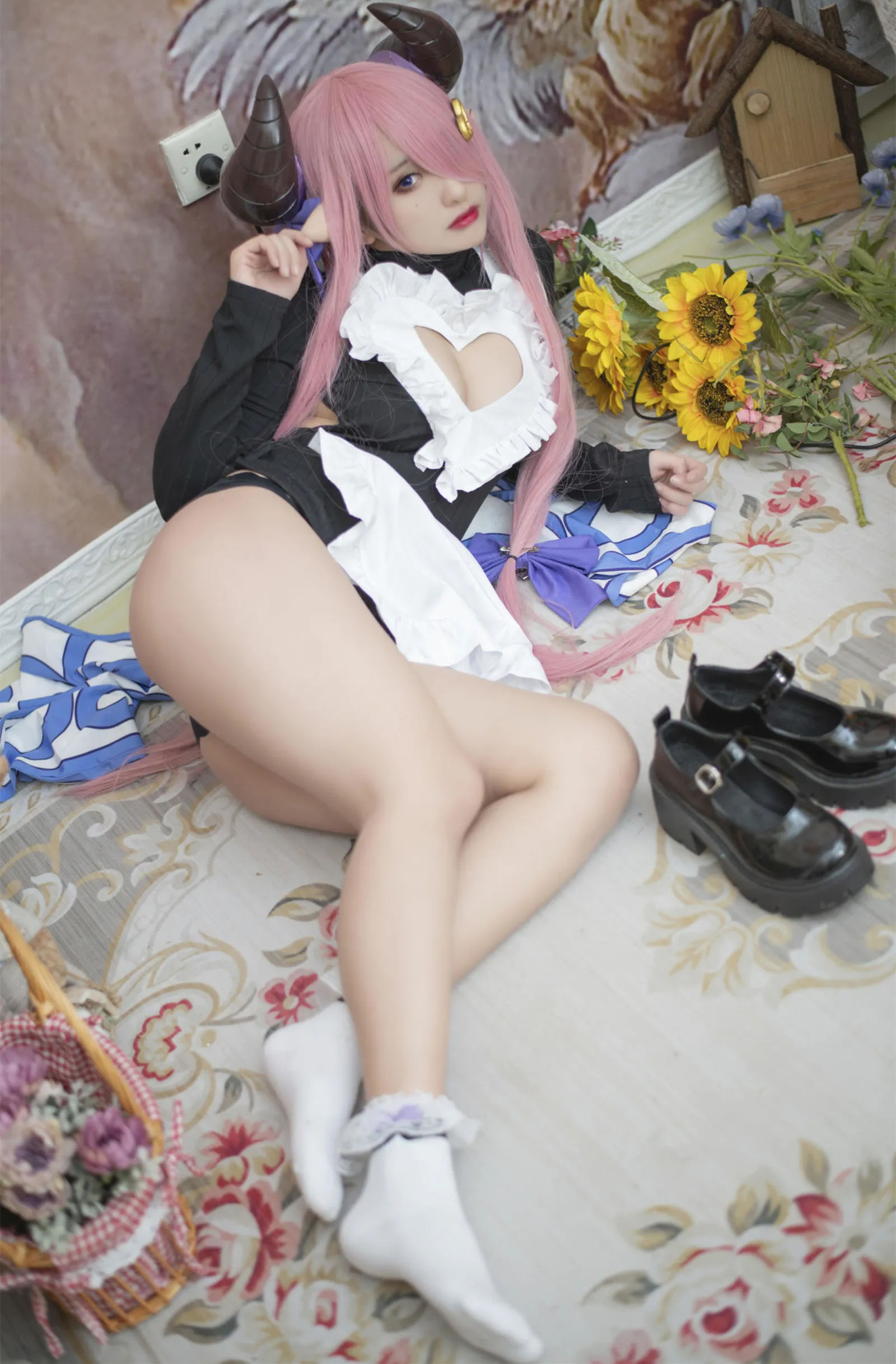 View - 洛璃LoLiSAMA - 碧蓝幻想 娜露梅亚！這身材太頂了吧！想被她的大尺碼豐滿身形壓迫嗎？高質感 Cos 作品，氣質臉龐搭配優雅姿勢超吸睛！| 檸檬皮