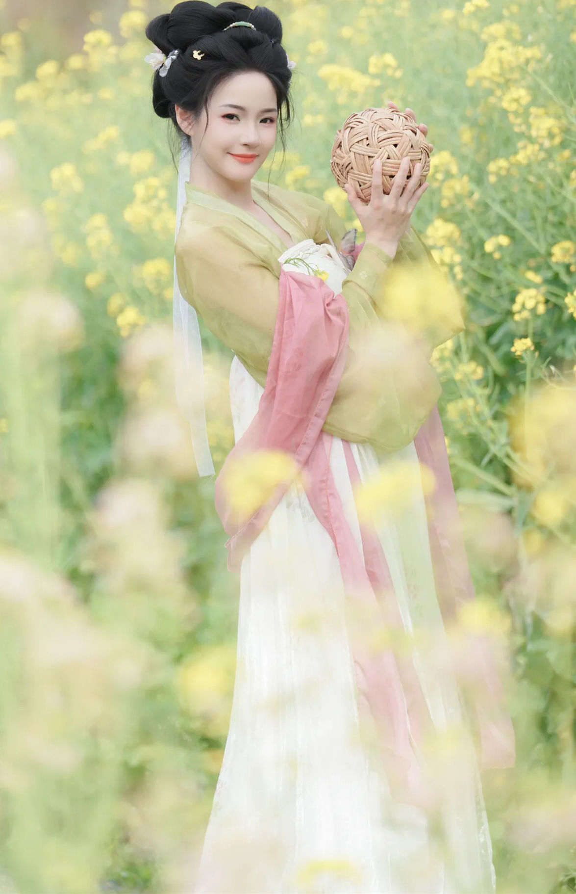 Gallery - [YITUYU]艺图语 - Art Language  2025.09.09 古风人像拍摄 南栀nz