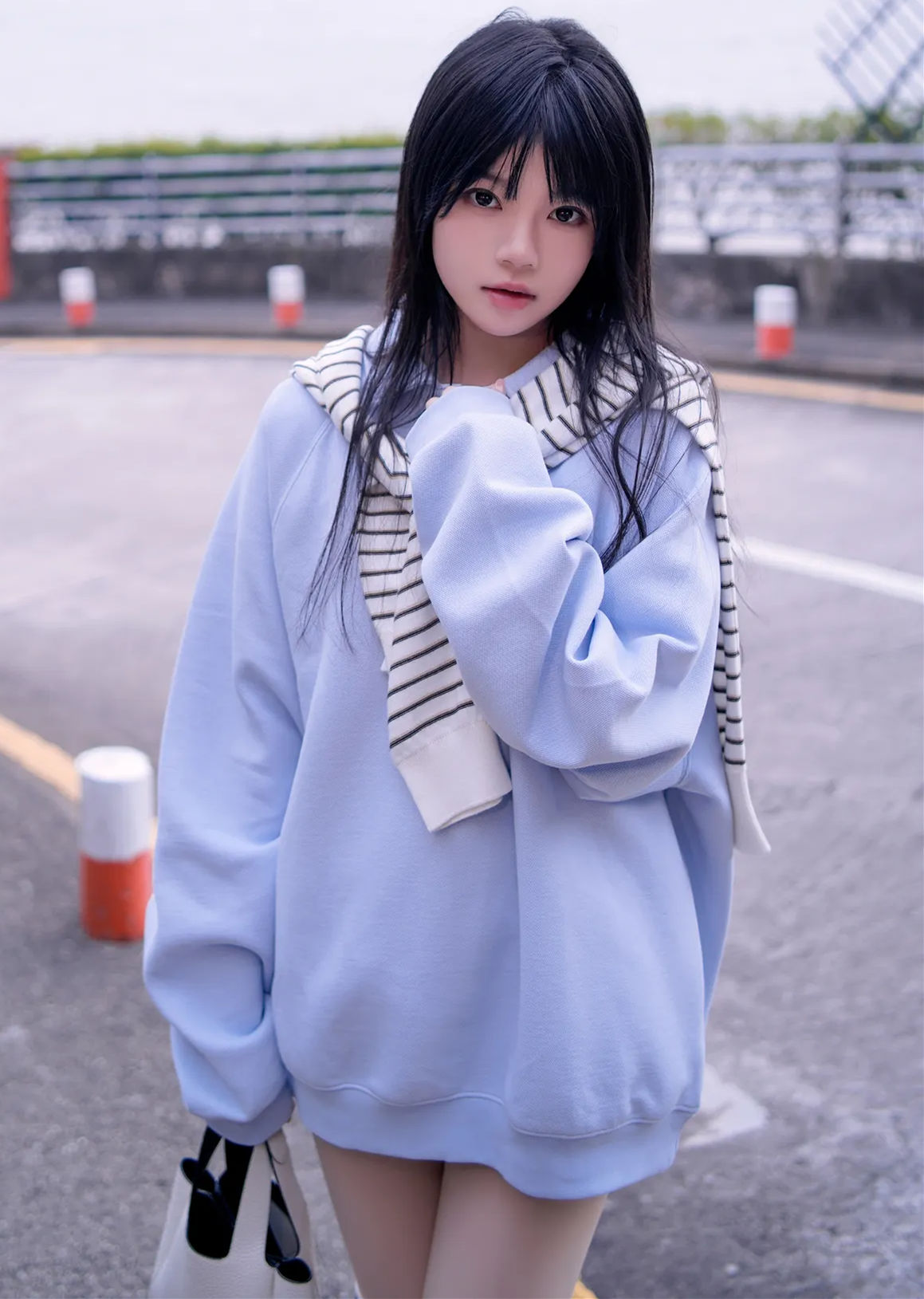 Gallery - 桜桃喵 蓝 校服海濱寫真 20P